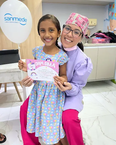 Diploma de coragem 🏆 — Sanmede Kids, odontopediatria em Manaus Criança recebendo diploma de coragem na Sanmede Kids, odontopediatria em Manaus